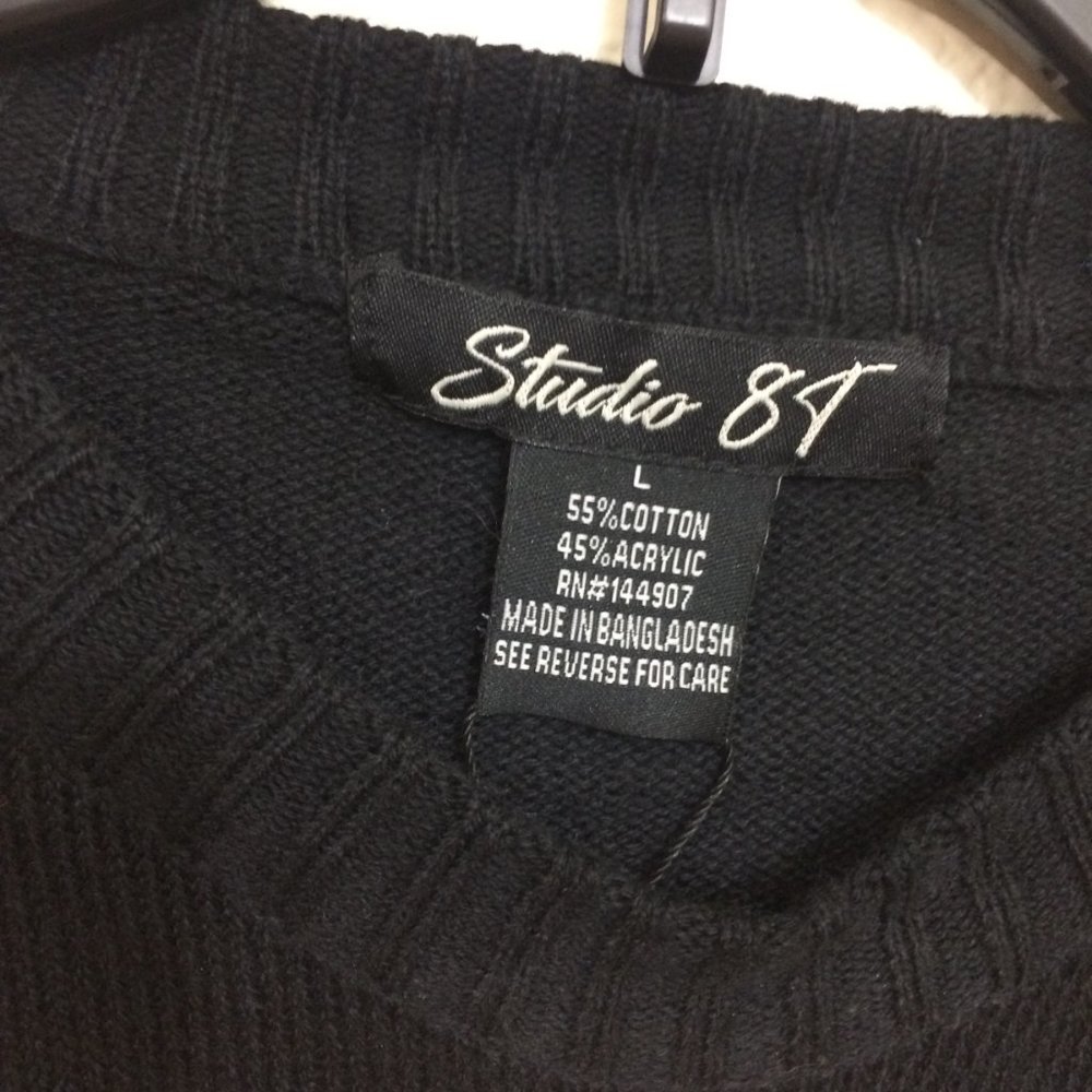 Studio 8T Christmas Sweater Holidays Reindeer NWOT - Picture 7 of 10